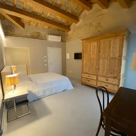 Piccola Dimora Gherardini לינה וארוחת בוקר SantʼElpidio a Mare