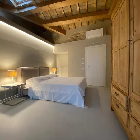 לינה וארוחת בוקר Piccola Dimora Gherardini 3*