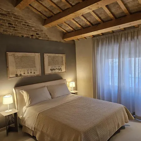 Piccola Dimora Gherardini Bed & Breakfast